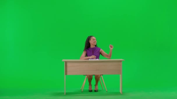 News Live Broadcasting Concept Female Dress Sit Desk Isolated Chroma — Stock Video