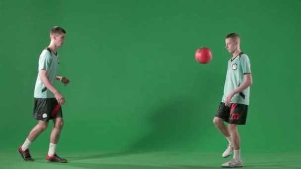 Αθλητική Διαφήμιση Έννοια Ποδοσφαιριστές Chroma Κλειδί Πράσινο Φόντο Οθόνη Ανδρική Βίντεο Αρχείου