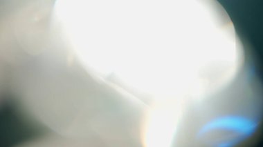 Siyah arkaplanda gerçek optik bokeh.