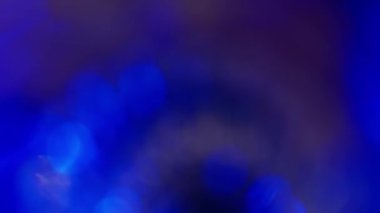 Siyah arkaplanda gerçek optik bokeh.