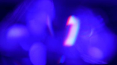 Bu resim mavi ve mor tonların büyüleyici bir karışımını içeriyor, ruhani ve soyut bir görsel deneyim yaratıyor. Makro