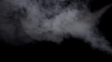 Arka planda dumanlı dumanlar. Sinema sahneleri, VFX geçişleri, müzik videoları, korku veya bilim kurgu filmleri, soyut reklamlar veya dijital sanat ve hareket grafiklerinde üst üste bindirme