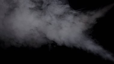 Arka planda dumanlı dumanlar. Sinema sahneleri, VFX geçişleri, müzik videoları, korku veya bilim kurgu filmleri, soyut reklamlar veya dijital sanat ve hareket grafiklerinde üst üste bindirme
