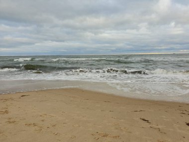 Kışın Baltık Denizi manzarası.