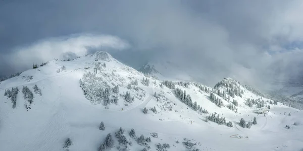 View Freshly Snow Covered Ski Slopes Morning Sun Tyrolean Winter — Fotografia de Stock