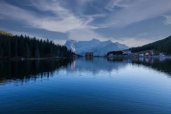 Lacul Misurina Dolomiții Italieni Munții Reflectă Lac — Fotografie, imagine de stoc