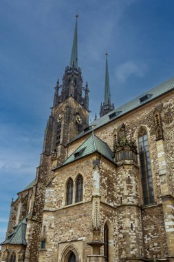 Brno, Çek Cumhuriyeti, 25 Aralık 2023 - St. Peter ve Paul Kilisesi.