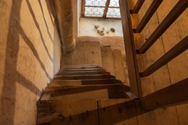 Kilise kulesinden çıkan eski ahşap merdivenler..