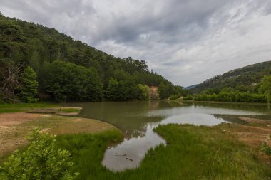 Yunanistan 'ın Thassos adasında tatlı su gölü evleniyor