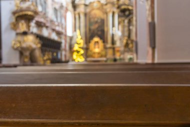 Soyut Noel kilisesi. Bokeh fotoğraf tekniğiyle yaratıldı.