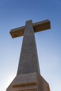 Filerimos Cross hac alanı ve manzara manzaralı bahçe. Yunanistan 'daki Rhohos Adası