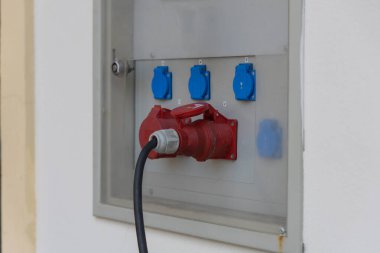 Elektrik ve dağıtım prizleri