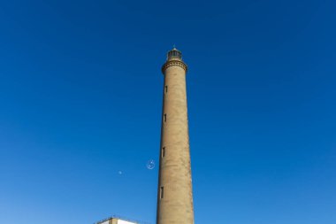 Faro de Maspaloma İspanya deniz manzarası, sahil ve deniz feneri Faro ve Gran Kanarya 'daki kum tepeleri