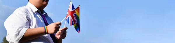 Union Jack Flag Rainbow Flag Raising Hands Bluesky Soft Selective — Stock Photo, Image