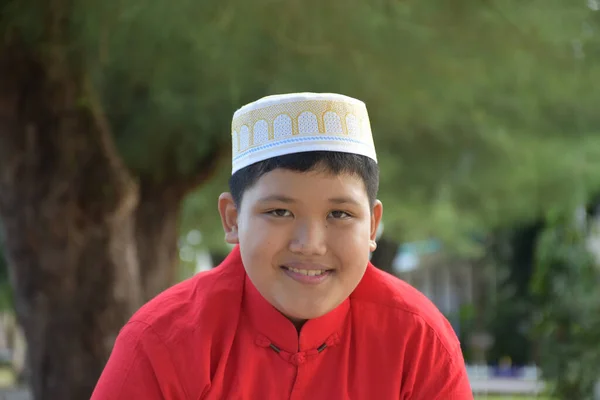 Portré Fiatal Ázsiai Iszlám Vagy Muszlim Fiú Puha Szelektív Fókusz — Stock Fotó