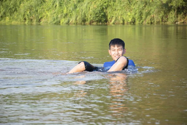 Asian Cute Boy White Shirt Playing Diving Throwing Stone Swimming — Stock Photo, Image