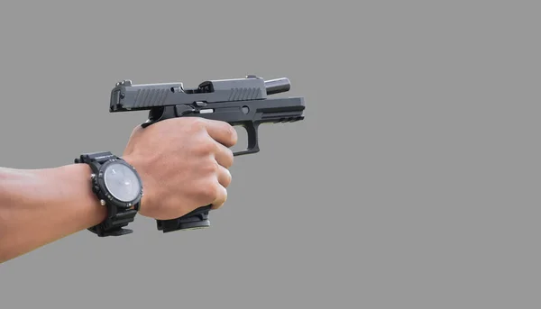 Gunman Segurando Pistola 9Mm Frente Faixa Tiro Alvo Foco Seletivo — Fotografia de Stock