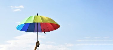 Bulanık gökkuşağı kalbinde ve kitap geçmişinde aşkla gurur duyuyorum..