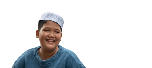 Młody Azjatycki Muzułmanin Lub Islamski Chłopiec Nosi Kapelusz Okulary Trzymając — Zdjęcie stockowe