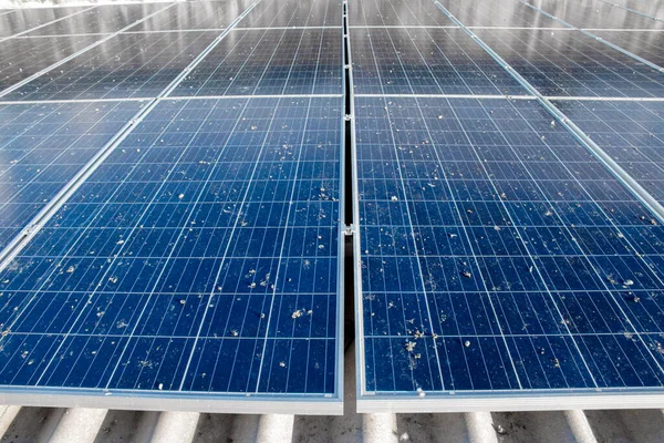 Pannelli Solari Installati Sul Tetto Utilizzare Elettricità Del Sole Superficie — Foto Stock