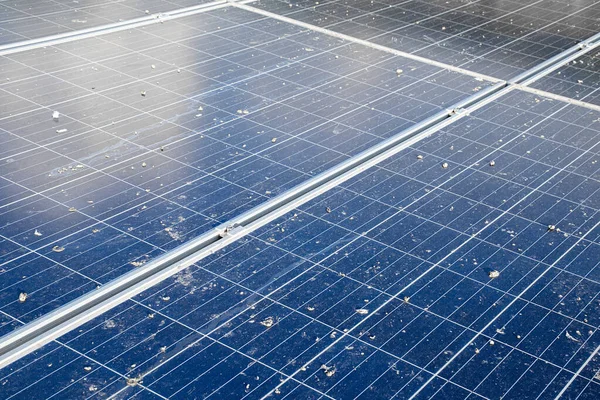 Paneles Solares Instalados Azotea Para Usar Electricidad Del Sol Superficie —  Fotos de Stock