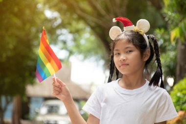 Olgun ve çiğ kaju fıstığı elma meyveleri, yumuşak ve seçici odaklanma.