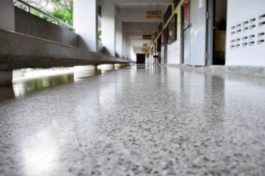 Terrazzo döşeme, güzel renkler, parlak ve temiz..