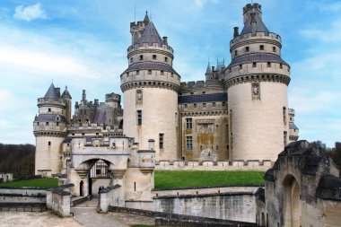 Şato de Pierrefonds, Castel Pierrefonds, Fransa