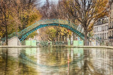 Saint Martin Kanalı, Paris. La passerelle Bichat