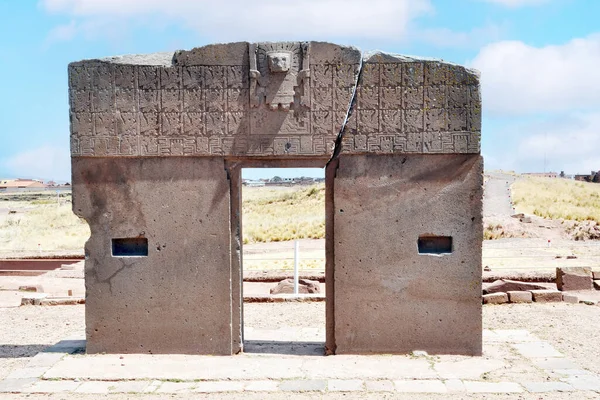 Αρχαία Κατεστραμμένη Πόλη Tiwanaku Βρίσκεται Στο Altiplano Χιλιόμετρα Δυτικά Της — Φωτογραφία Αρχείου
