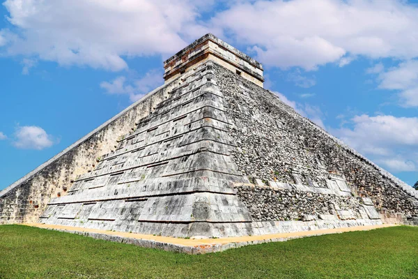 Майя Піраміди Kukulcan Castillo Чичен Іца Мексиці — стокове фото