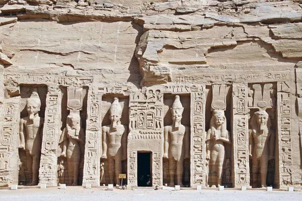 Ναός Του Hathor Και Nefertari Αφιερωμένος Στη Θεά Hathor Και — Φωτογραφία Αρχείου