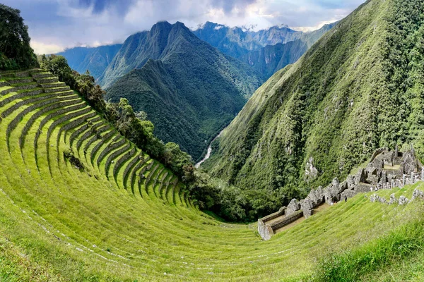Esplanada Íngreme Inca Erguendo Acima Rio Sagrado Trilha Inca Peru — Fotografia de Stock