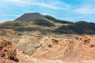 Teneguia ve San Antonio volkanlarının manzarası. La Palma adası, Kanarya Adalarından biri. Teneguia volkanı, Cumbre Vieja volkanının bacalarından biridir.,