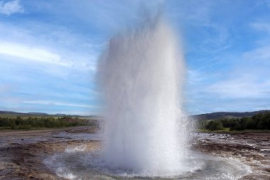 Strokkur gayzer patlaması, Altın Çember, İzlanda