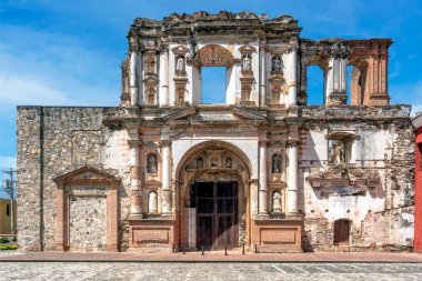1690 'da İsa Cemiyeti tarafından inşa edilen Santa Teresa De Jesus kilisesinin kalıntıları. Birkaç deprem tarafından tahrip edildi. Antigua, Guatemala
