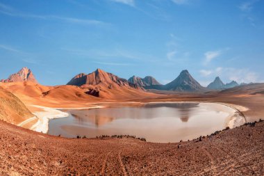 Laguna Lejia, tuz gölü. Atacama Çölü, Peru; Şili