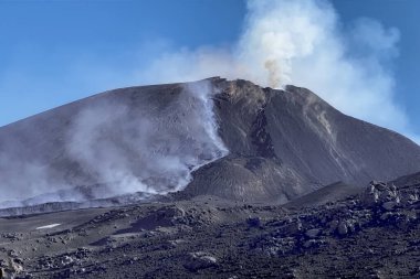 Etna Dağı, güneydoğu kraterinin patlaması, Catania, Sicilya, İtalya
