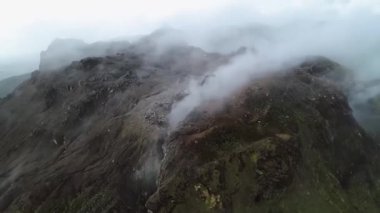 Basse-Terre, Guadeloupe 'daki La Soufriere volkanı ya da Grande Soufriere' deki Fumerolles.