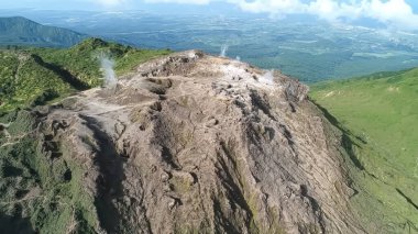 Basse-Terre, Guadeloupe adasındaki La Soufriere volkanı ya da Grande Soufriere