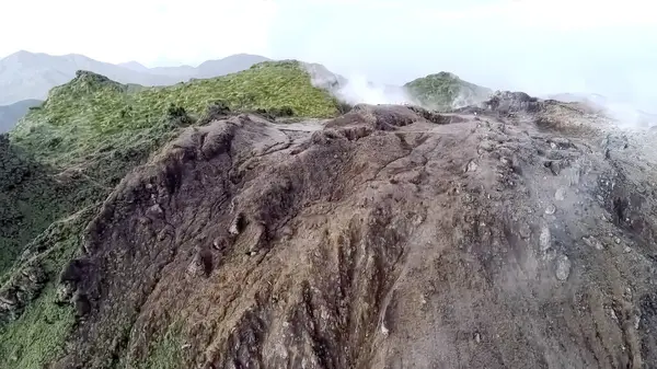 Basse-Terre, Guadeloupe adasındaki La Soufriere volkanı ya da Grande Soufriere