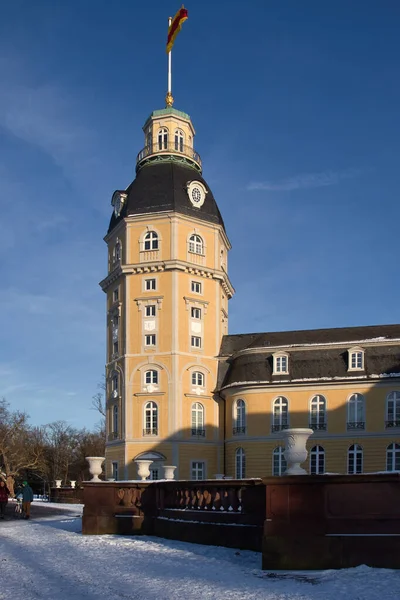 Καρλσρούη Γερμανία Φεβρουαρίου 2021 Πλευρά Πύργου Σημαία Στο Παλάτι Της — Φωτογραφία Αρχείου