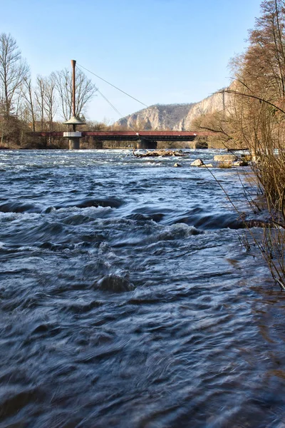 Bad Munster Niemcy Lutego 2021 Woda Płynąca Rzece Nahe Mostem — Zdjęcie stockowe