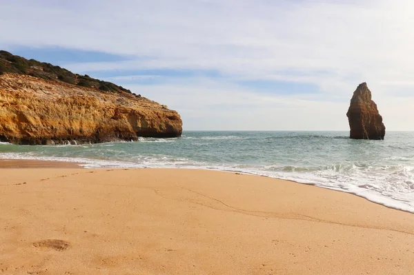 Скала Впадает Океан Камнем Песчаном Пляже Вдоль Тропы Семи Висячих — стоковое фото
