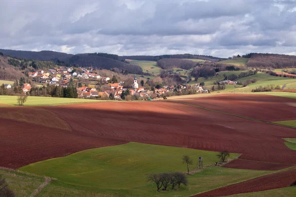 Winnweiler Germania Marzo 2021 Luce Splendente Piccolo Villaggio Circondato Colline — Foto Stock