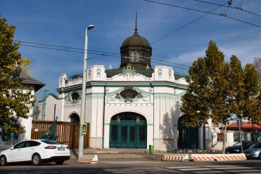 Budapeşte, Macaristan - 26 Ekim 2021: Macaristan 'da sonbahar gününde Budapeşte Hayvanat Bahçesi ve Botanik Bahçesi.