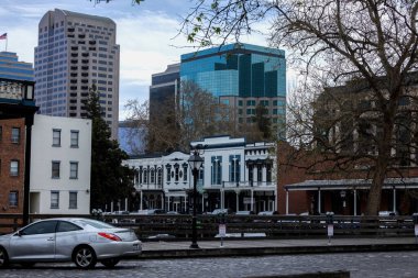 Sacramento, California - 16 Mart 2025: Eski Sacramento, Kaliforniya 'da bir kış günü gökdelenler.