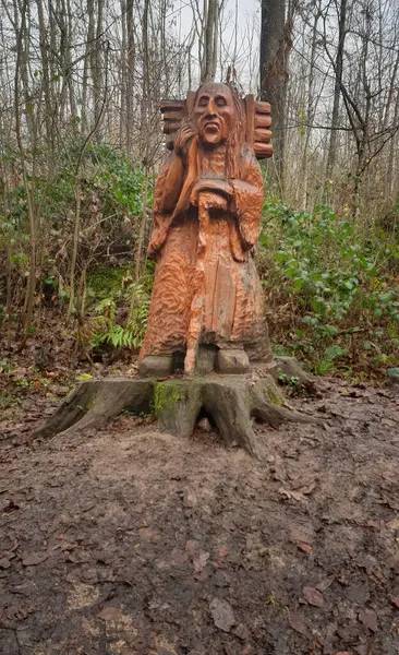 Pirmasens, Almanya - 31 Aralık 2021: Almanya 'nın Palatinate Ormanı' ndaki Hexenklamm heykeli.
