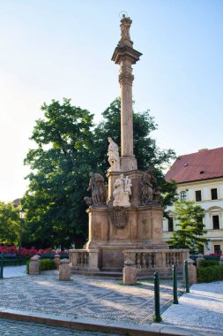 Prag, Çek Cumhuriyeti - 3 Temmuz 2021: Marian Veba Sütunu Prag 'da bir yaz gününde.