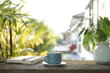 Kare sarı branda kağıt buruşmuş kağıt dokusu yakın plan